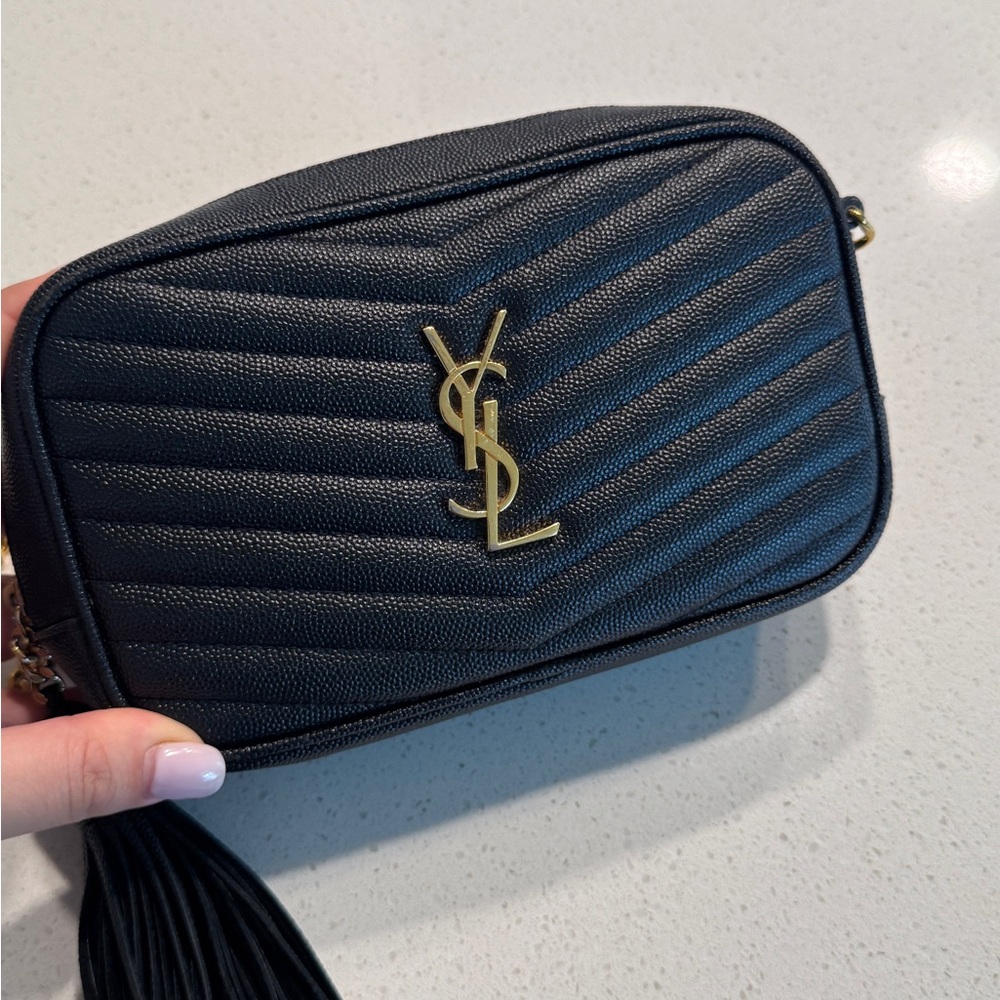 Black Saint Laurent mini lou camera bag - crossbody with gold chain - Picture 6 of 7
